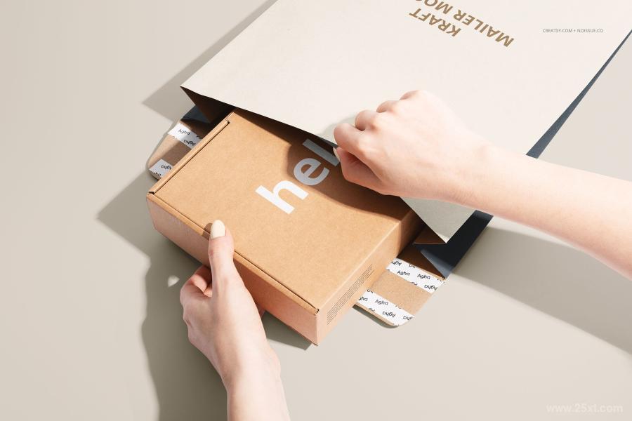 25xt-127370 Noissue-Kraft-Mailer-Mockup-Setz7.jpg