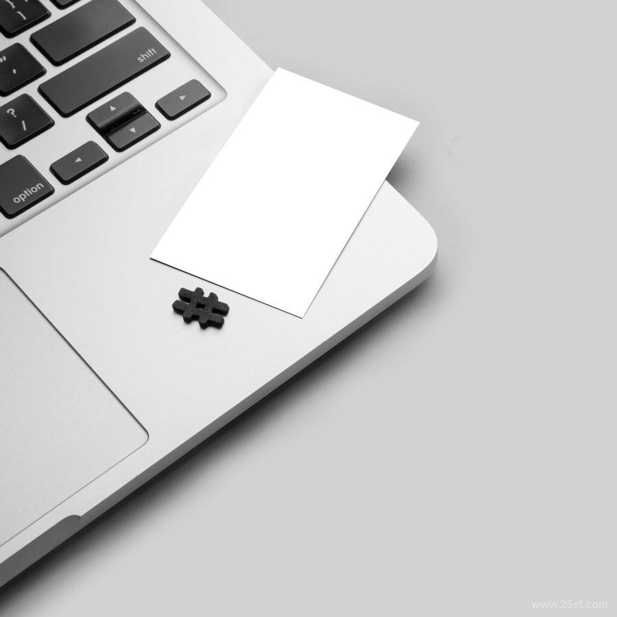 25xt-5050415 Free-Business-Card-Mockup-on-MacBook-PSDBusiness-Cardsz3.jpg