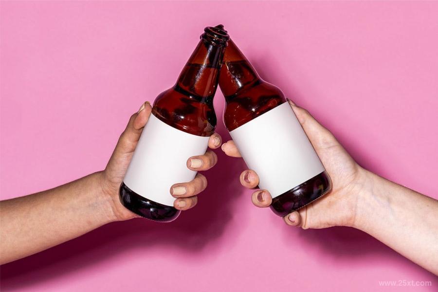 25xt-160119 Hands-Holding-Beer-Bottles-Mockupz3.jpg