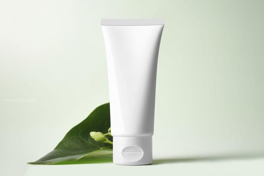 25xt-176039 Cosmetic-Pump-Bottle-PSD-Mockupz11.jpg