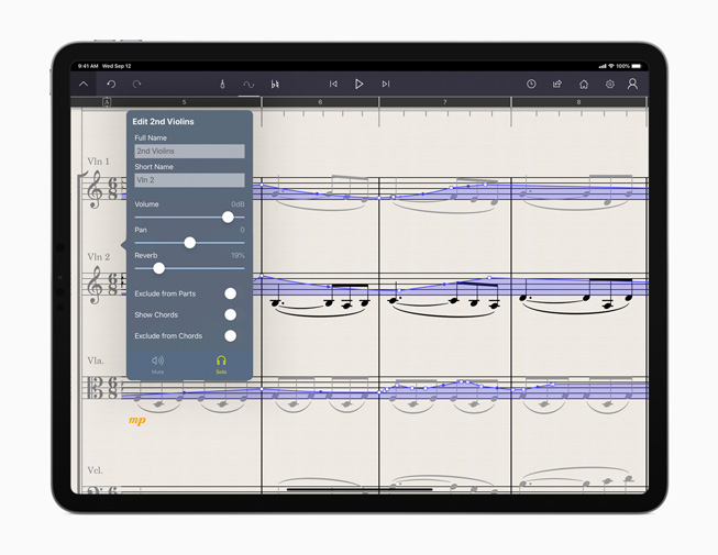 iPad Pro 展示 StaffPad app。